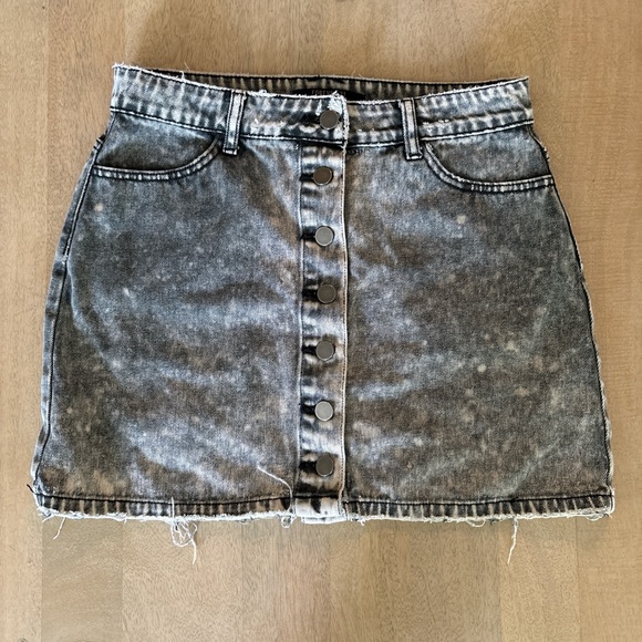 Forever 21 Black Acid Wash Mini Skirt - Picture 1 of 2